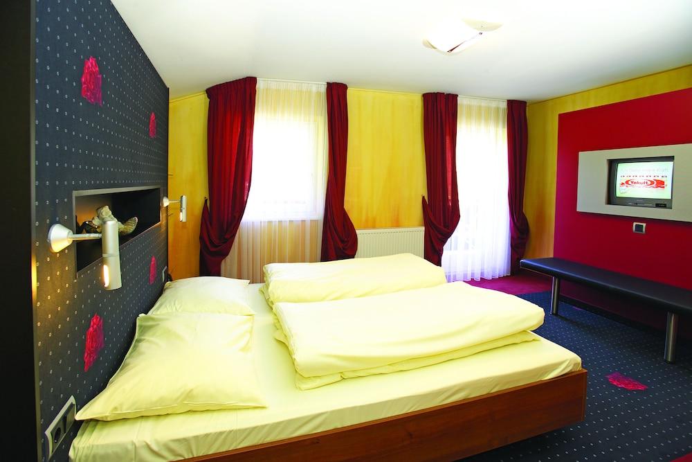 אונקן Hotel Vitaloase Zu Den Drei Bruedern מראה חיצוני תמונה